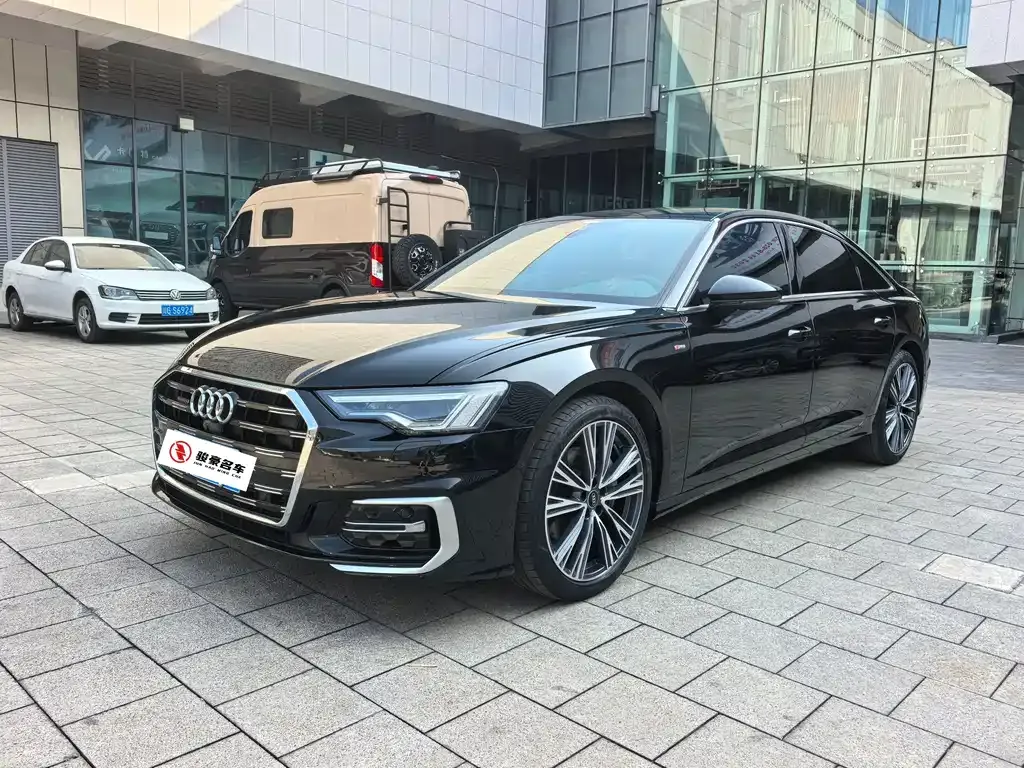 Audi A6L — фото 1