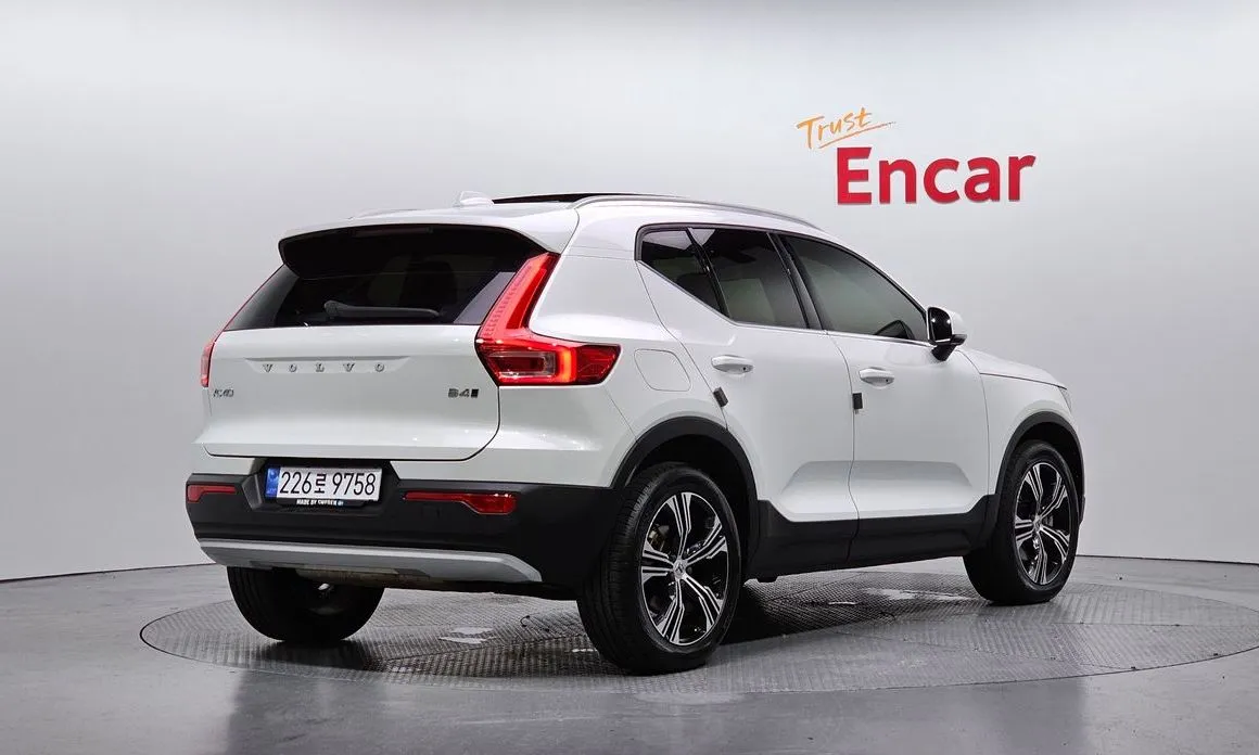 Volvo XC40 — фото 2