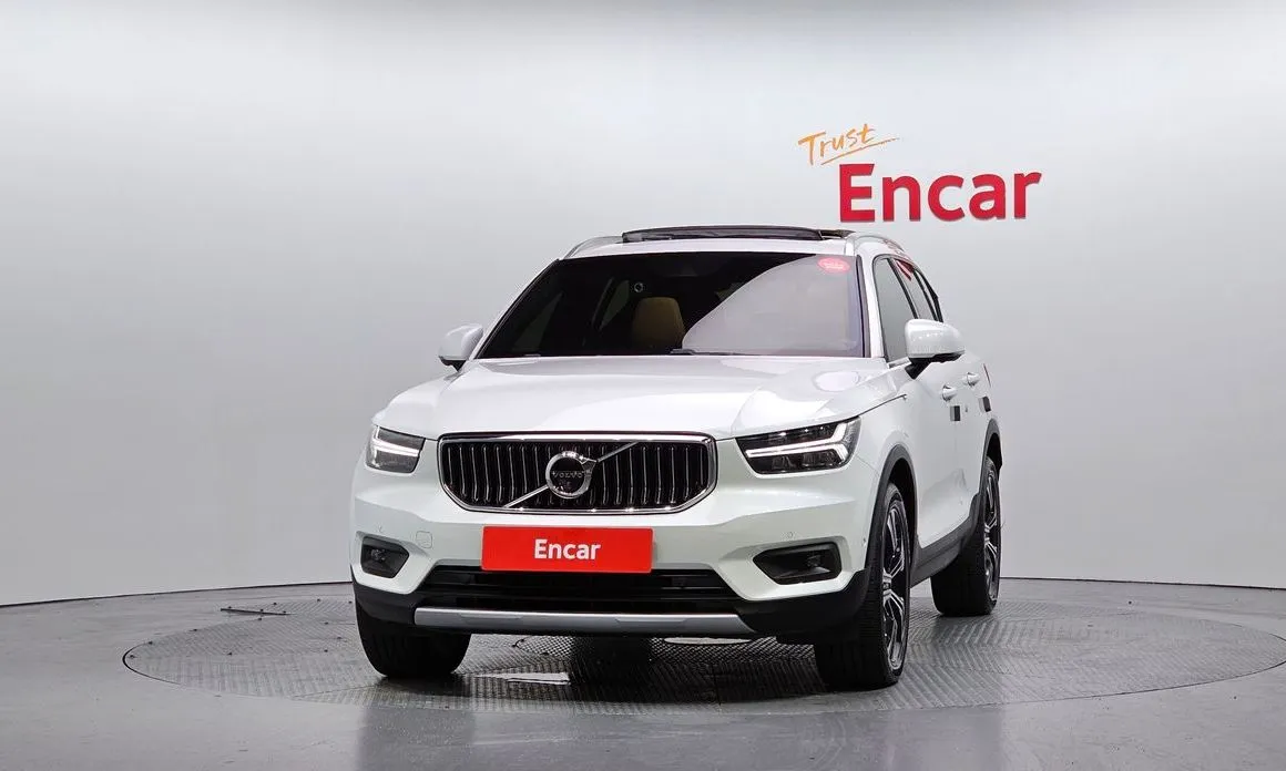 Volvo XC40 — фото 7