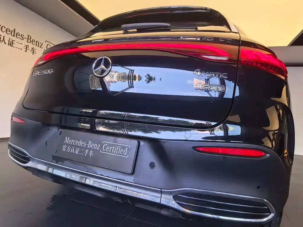 Mercedes-Benz EQE SUV — фото 4
