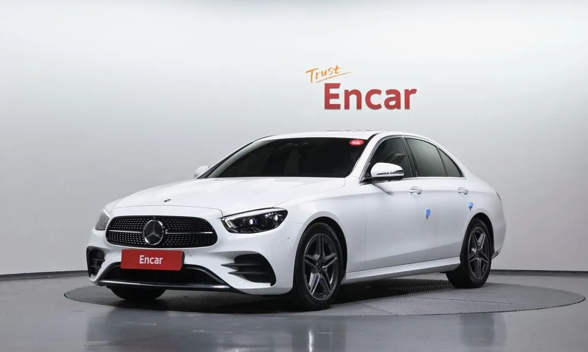 Mercedes-Benz E-Class — фото 1