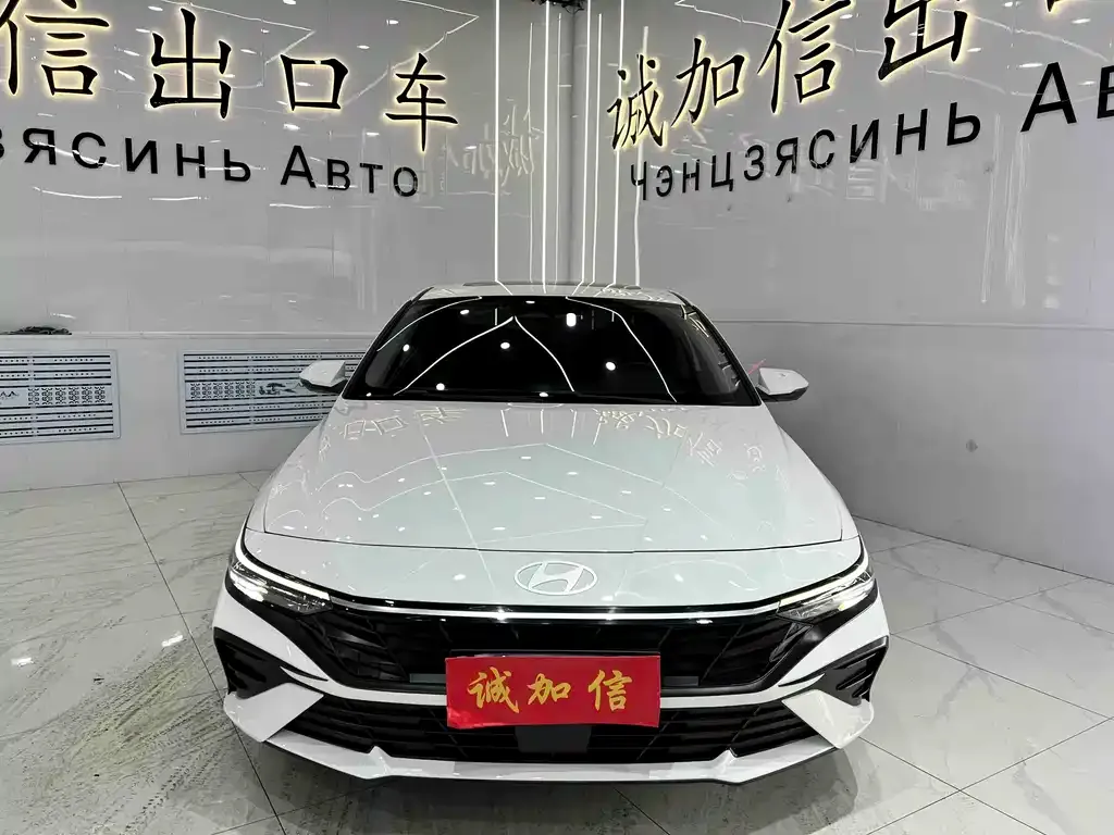 Hyundai Elantra — фото 7