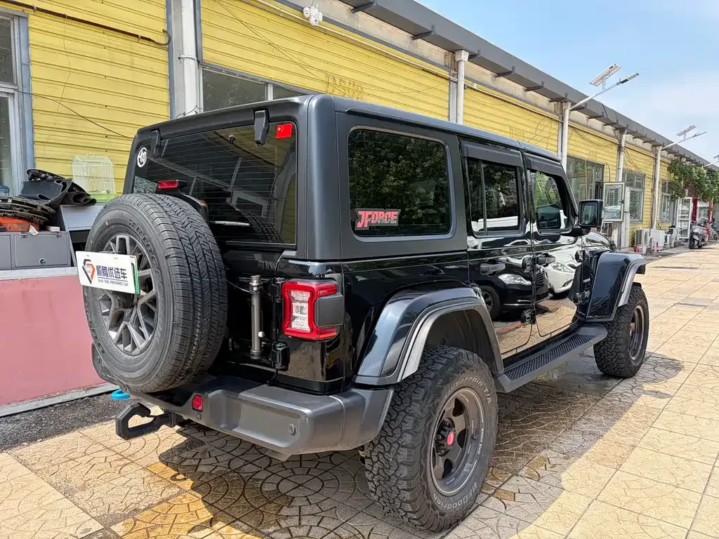 Jeep Wrangler PHEV — фото 4