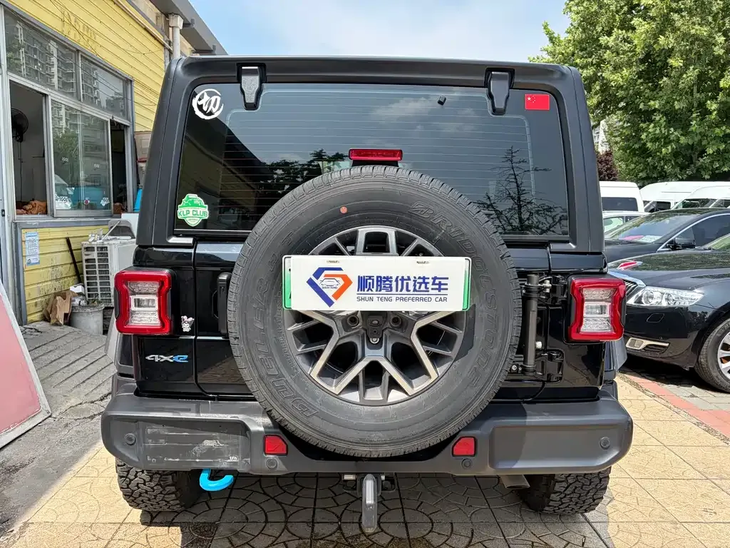 Jeep Wrangler PHEV — фото 2
