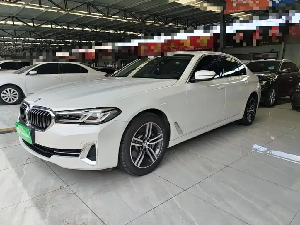 BMW 5 Series — фото 1