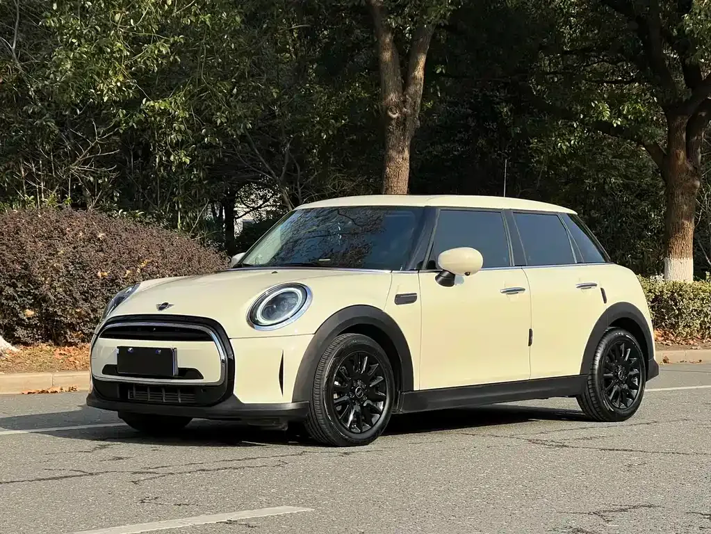 MINI Cooper (3-door) — фото 1