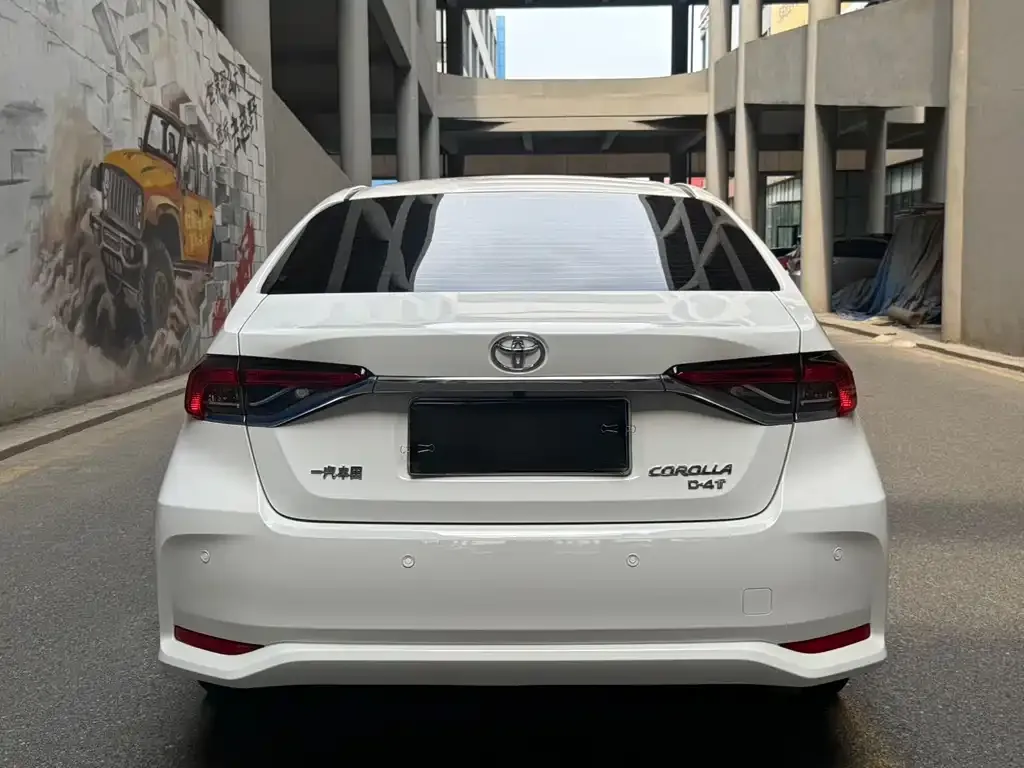 Toyota Corolla — фото 9