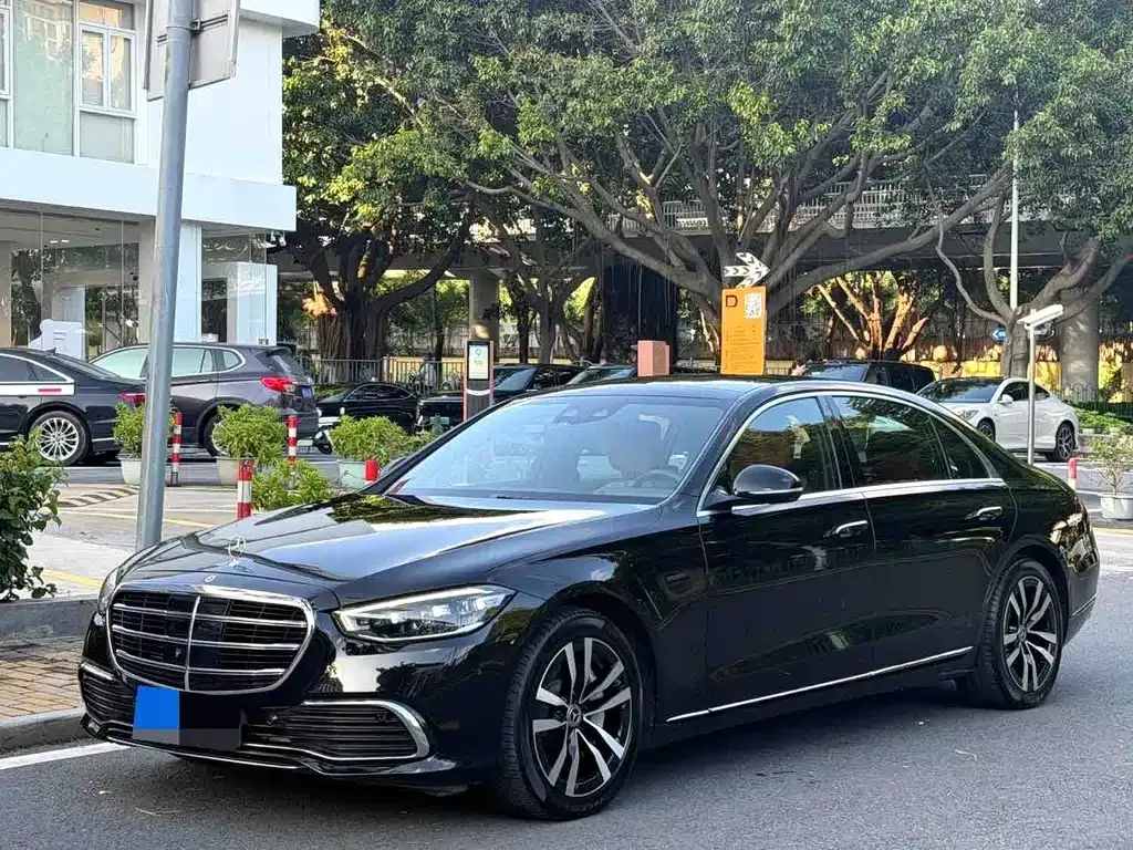 Mercedes-Benz S-Class — фото 1