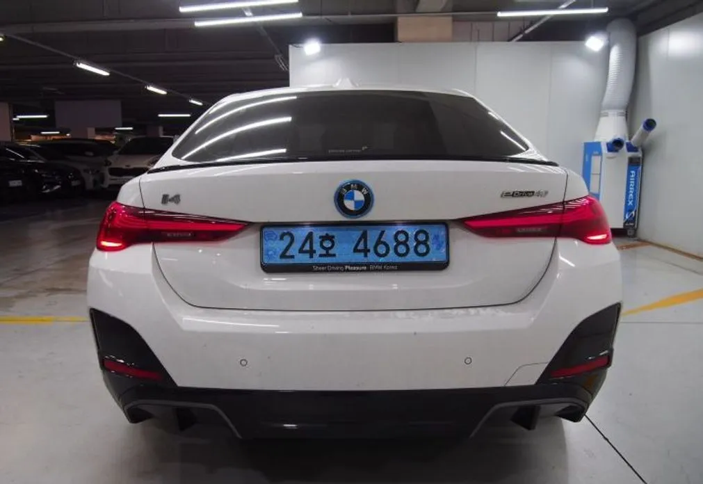 BMW i4 — фото 3