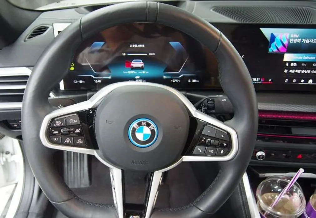 BMW i4 — фото 5