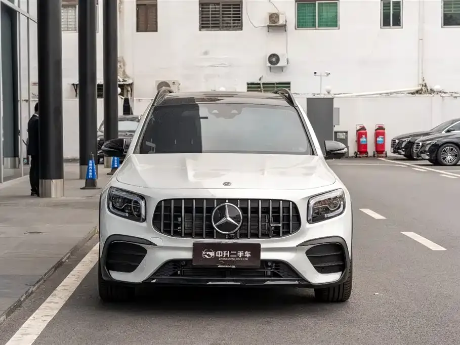 Mercedes-Benz GLB AMG — фото 9