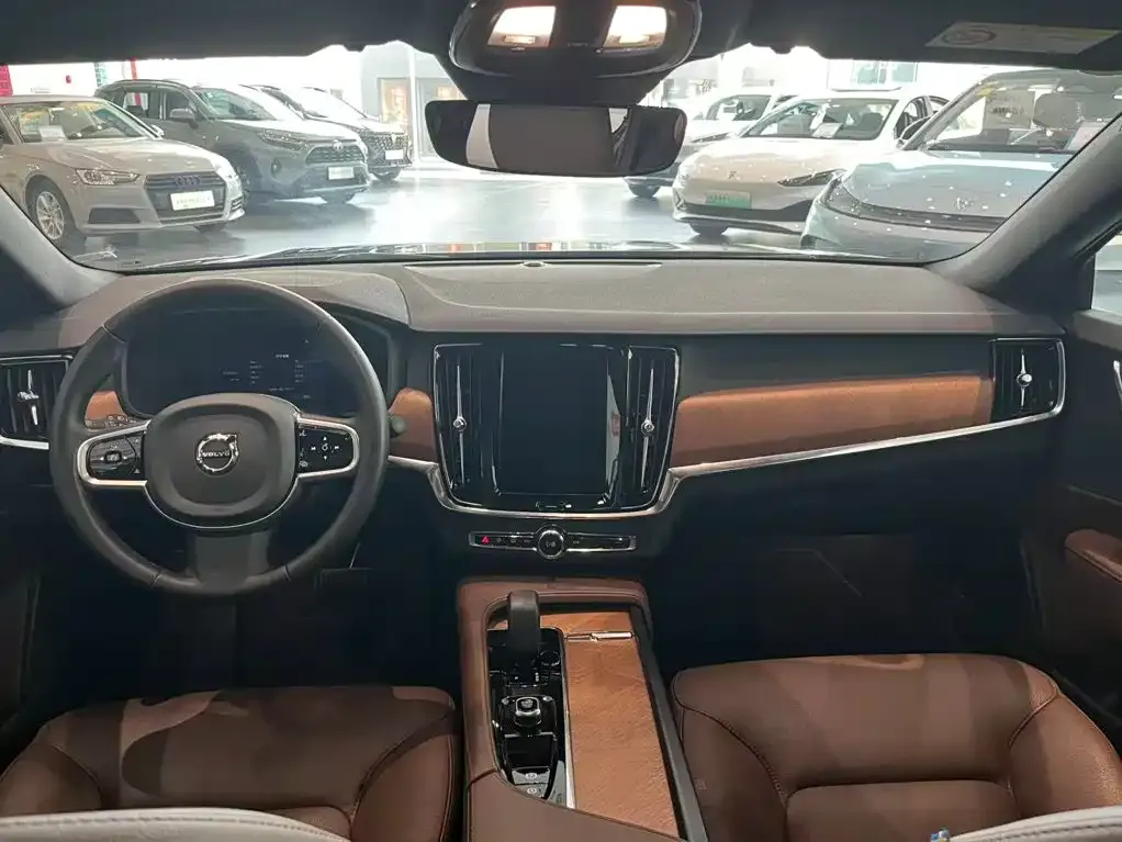Volvo S90 — фото 5