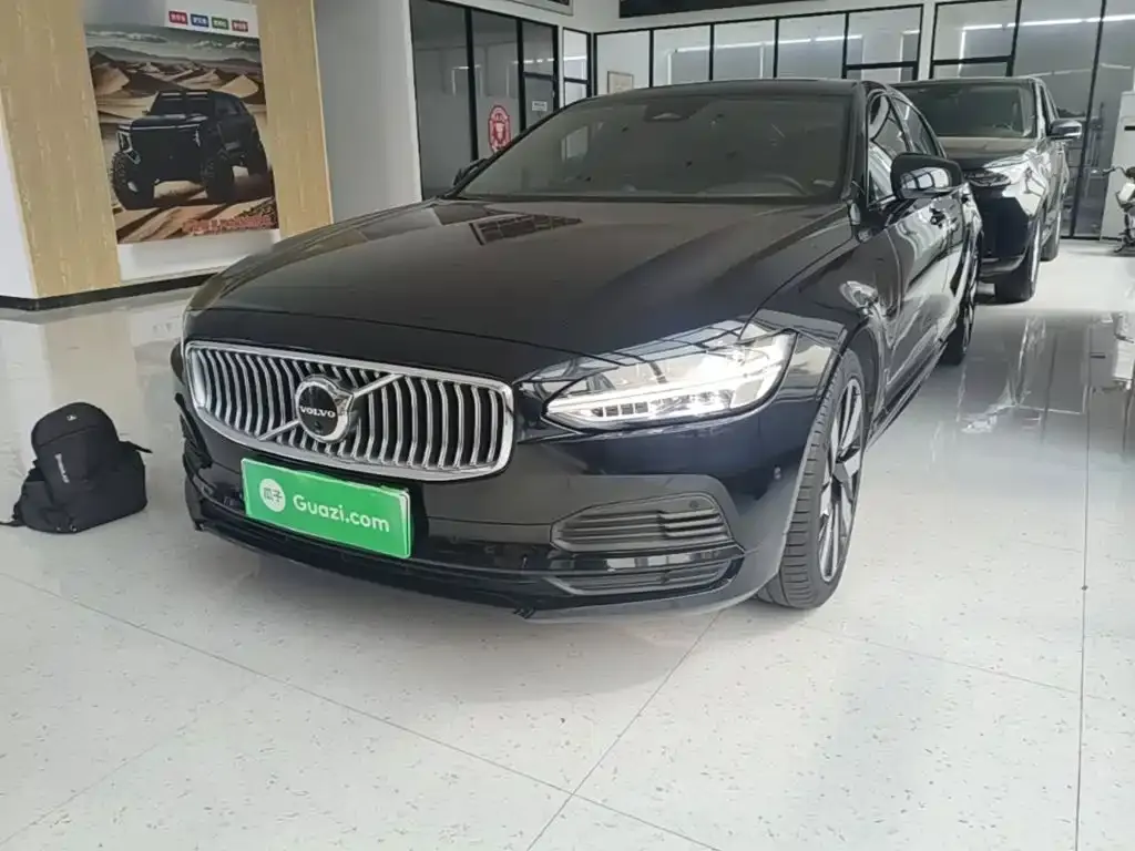 Volvo S90 PHEV — фото 1