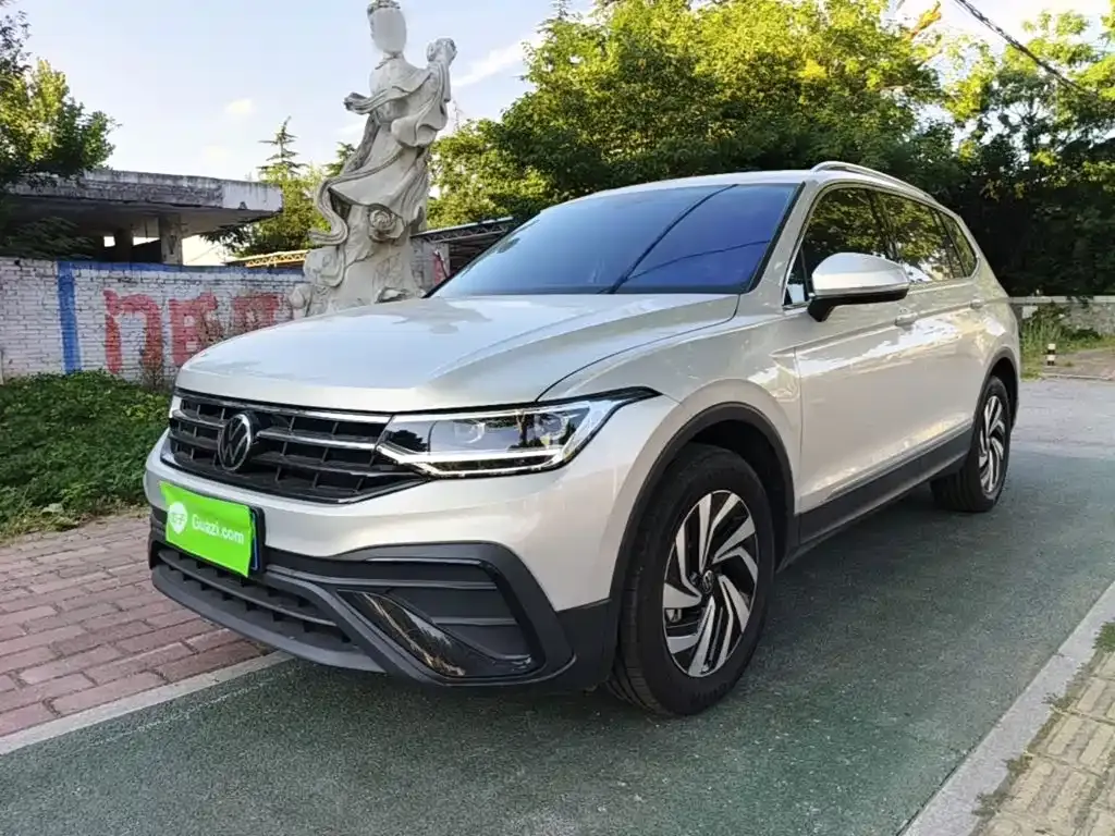 Volkswagen Tiguan L — фото 7