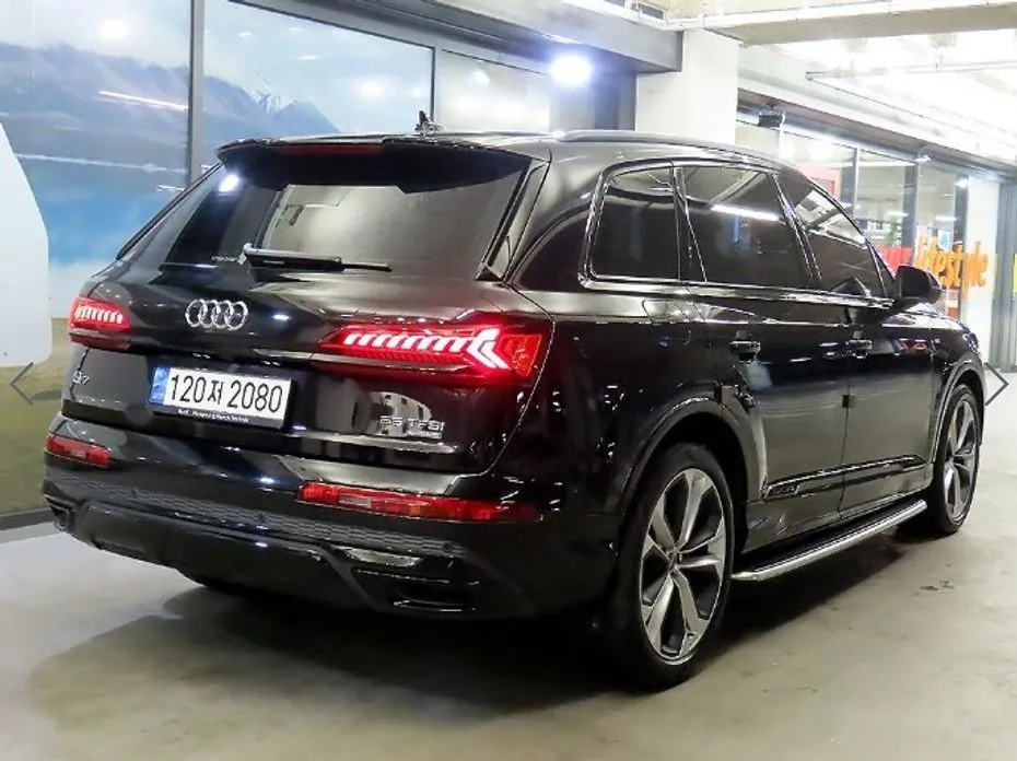 Audi Q7 — фото 10