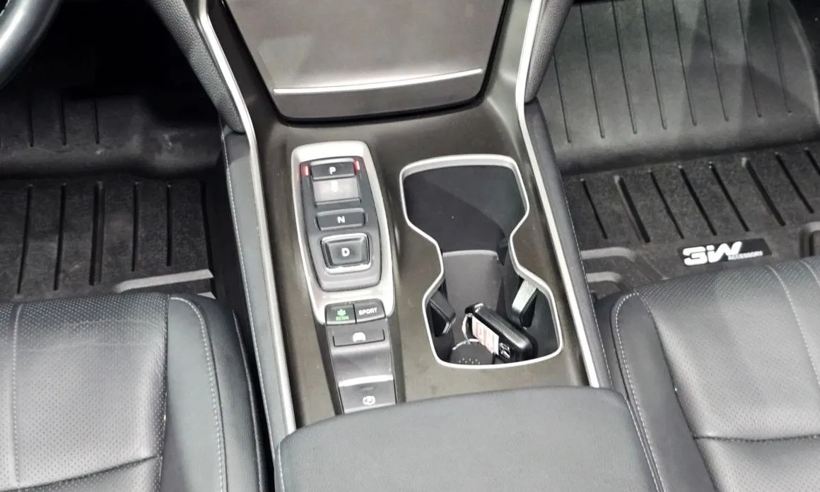 Honda Accord — фото 10