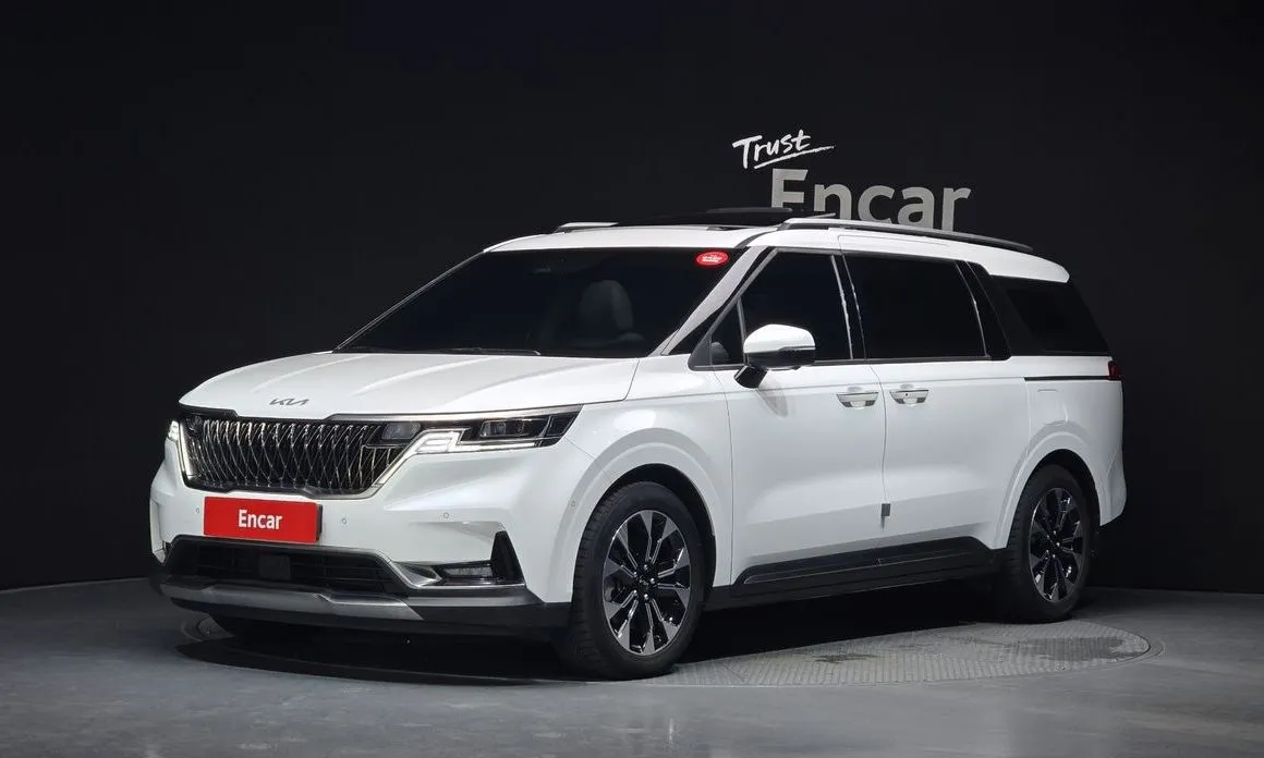 Kia Carnival — фото 1