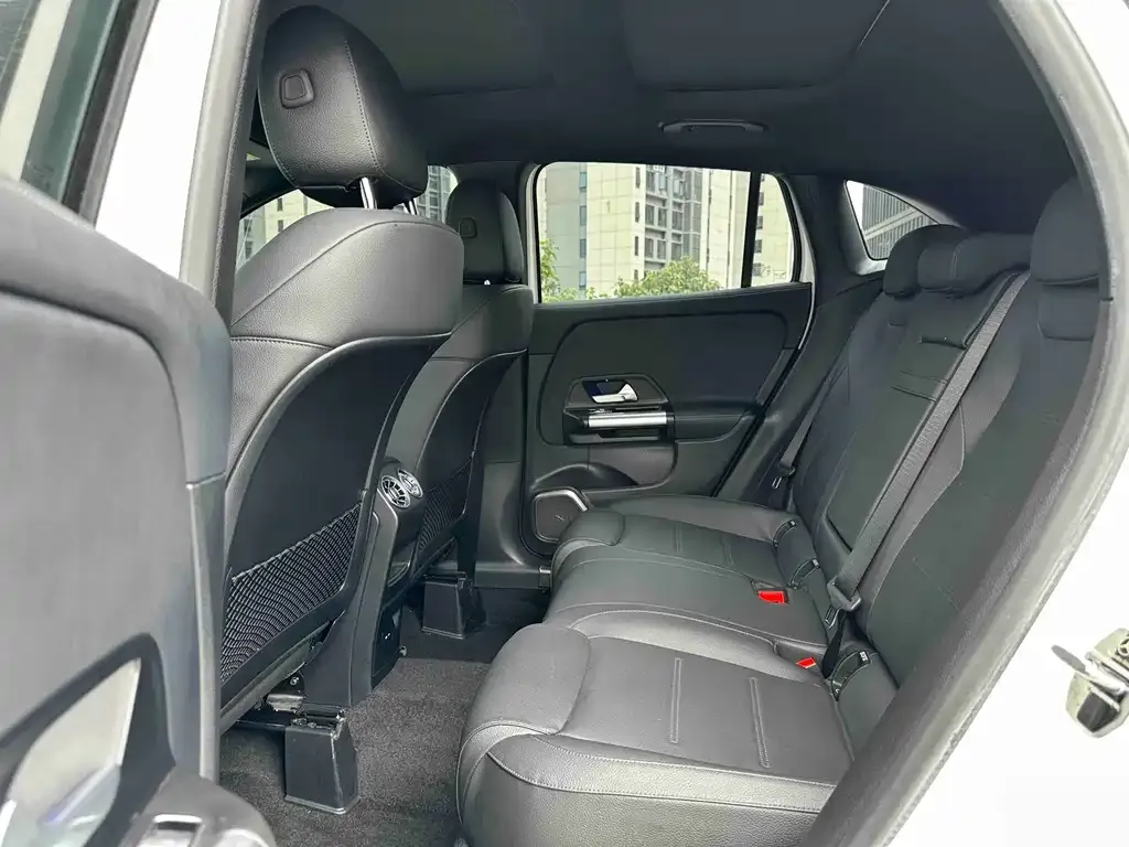 Mercedes-Benz GLA — фото 6
