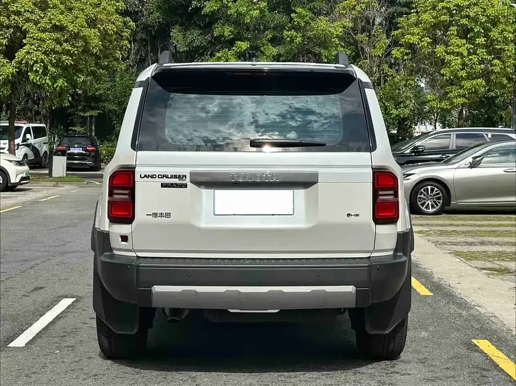 Toyota Prado — фото 9