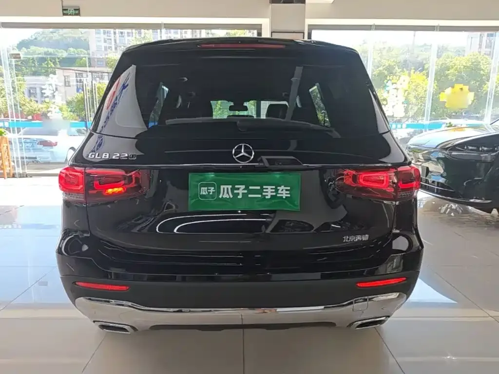 Mercedes-Benz GLB — фото 10