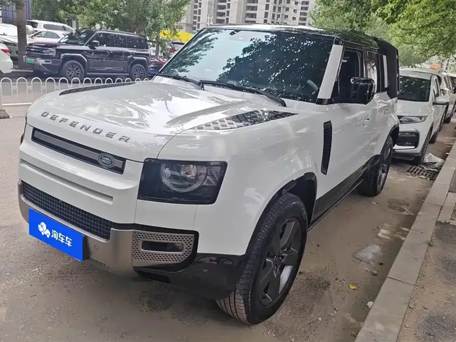 Land Rover Defender — фото 1