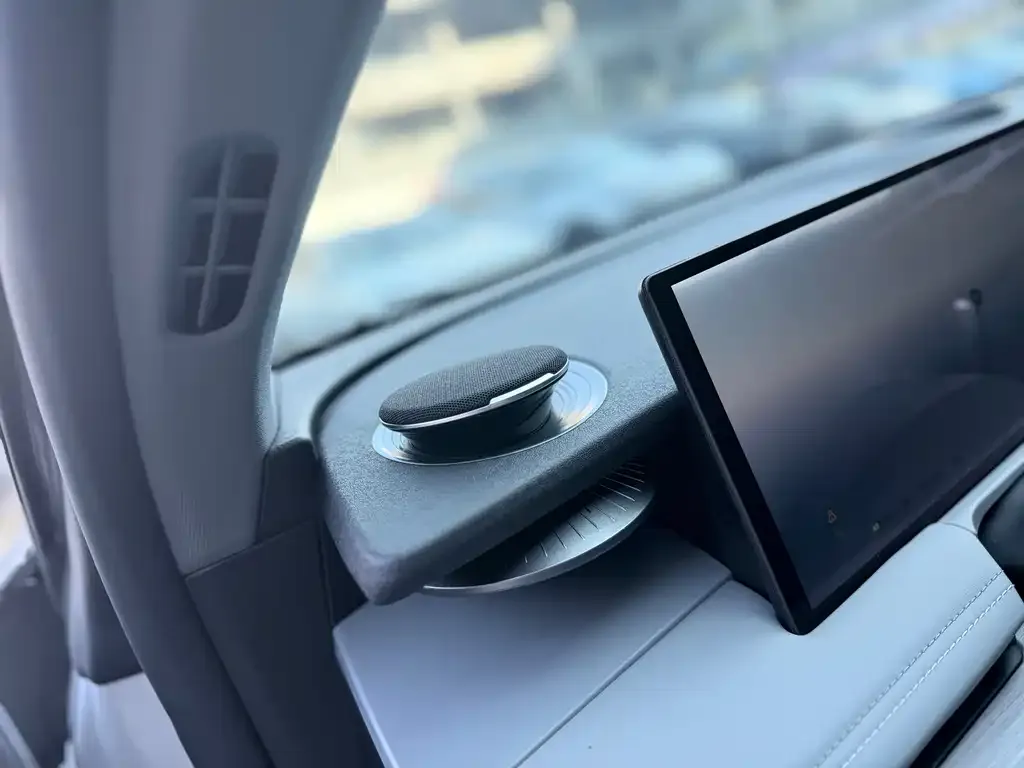Geely Galaxy E8 — фото 2