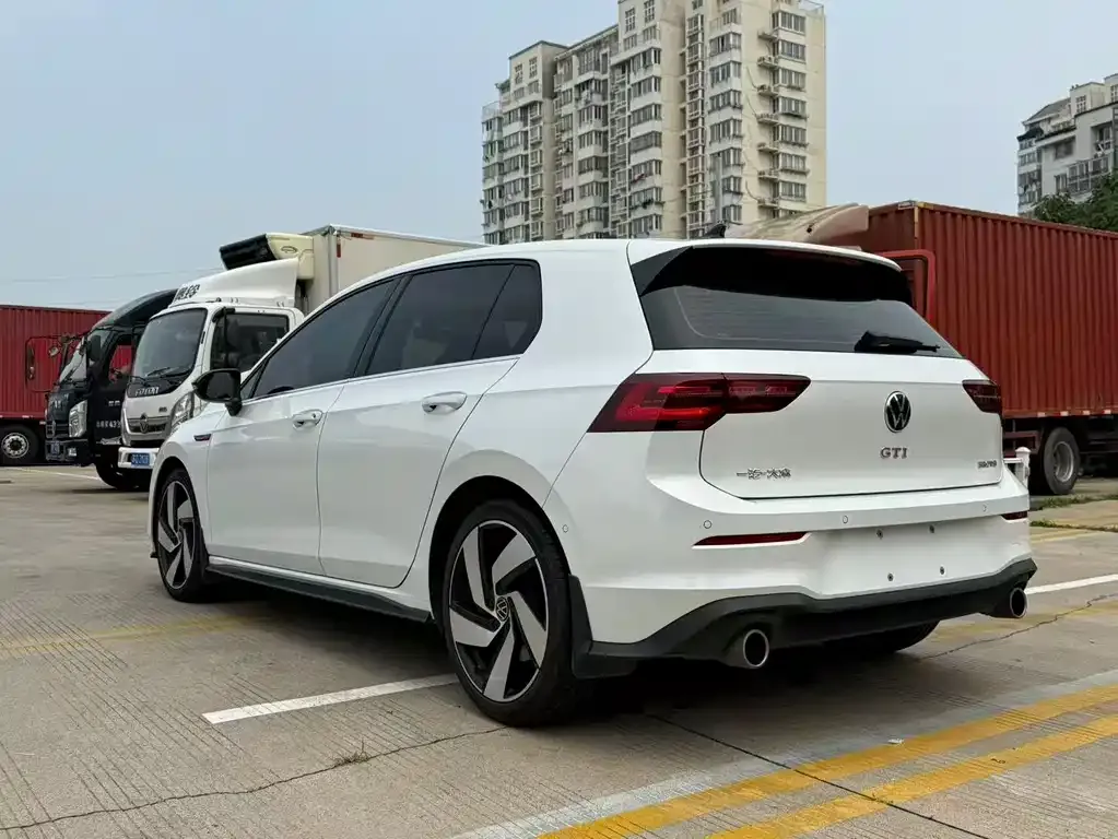 Volkswagen Golf GTI — фото 4
