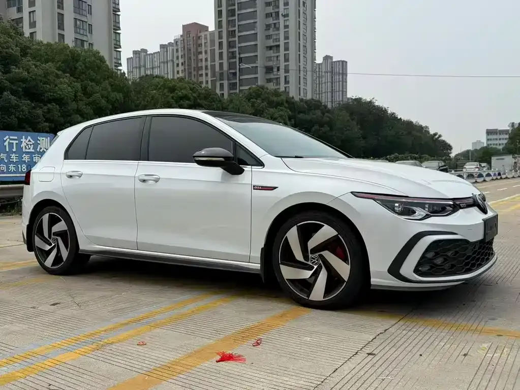 Volkswagen Golf GTI — фото 2