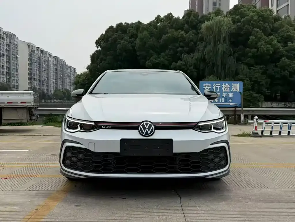 Volkswagen Golf GTI — фото 5