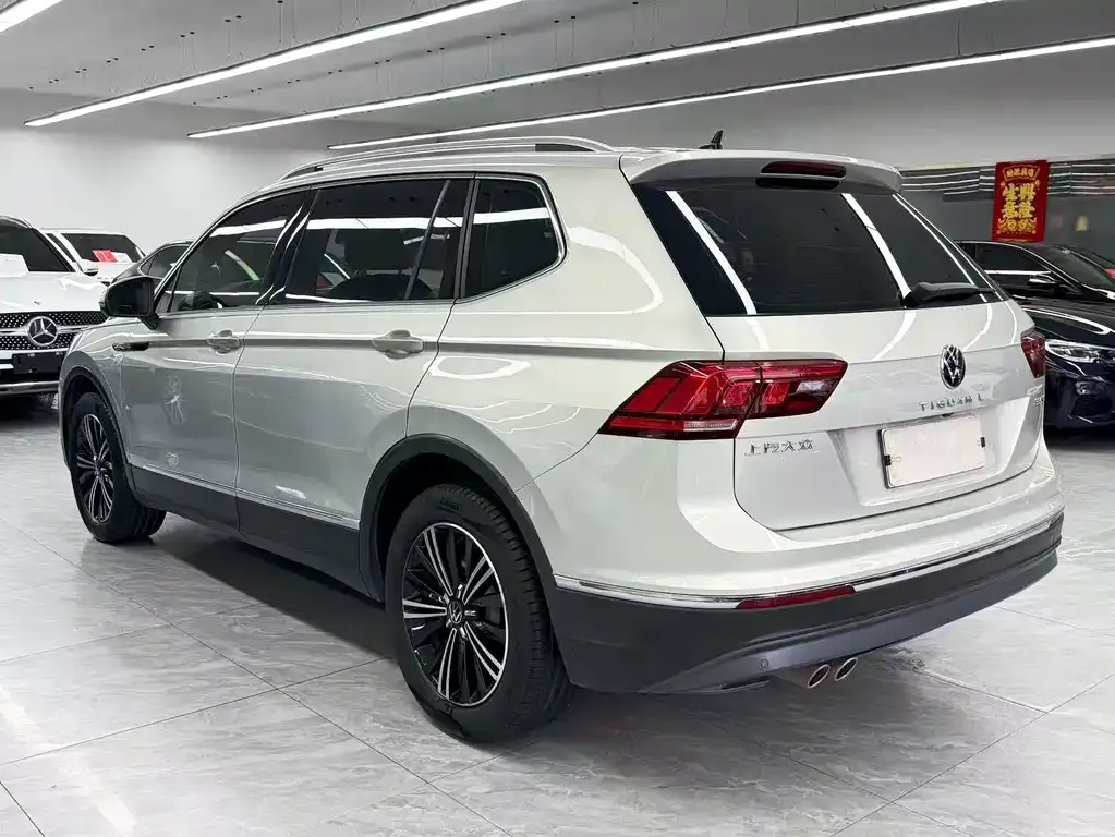 Volkswagen Tiguan L — фото 5