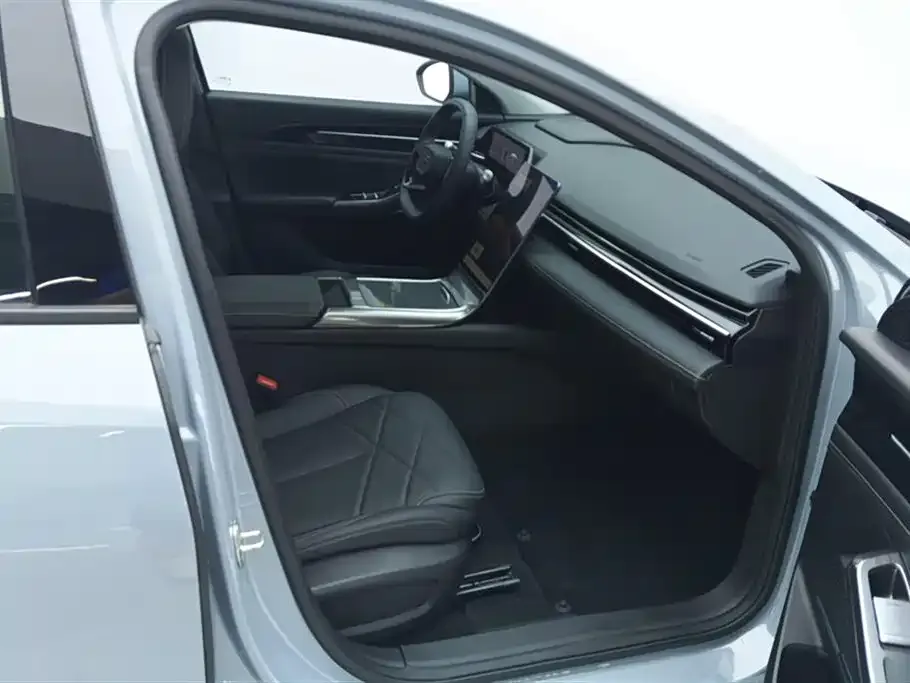 Geely Galaxy L6 — фото 10