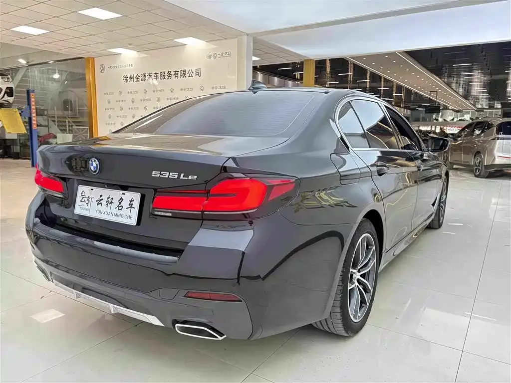 BMW 5 Series New Energy — фото 4