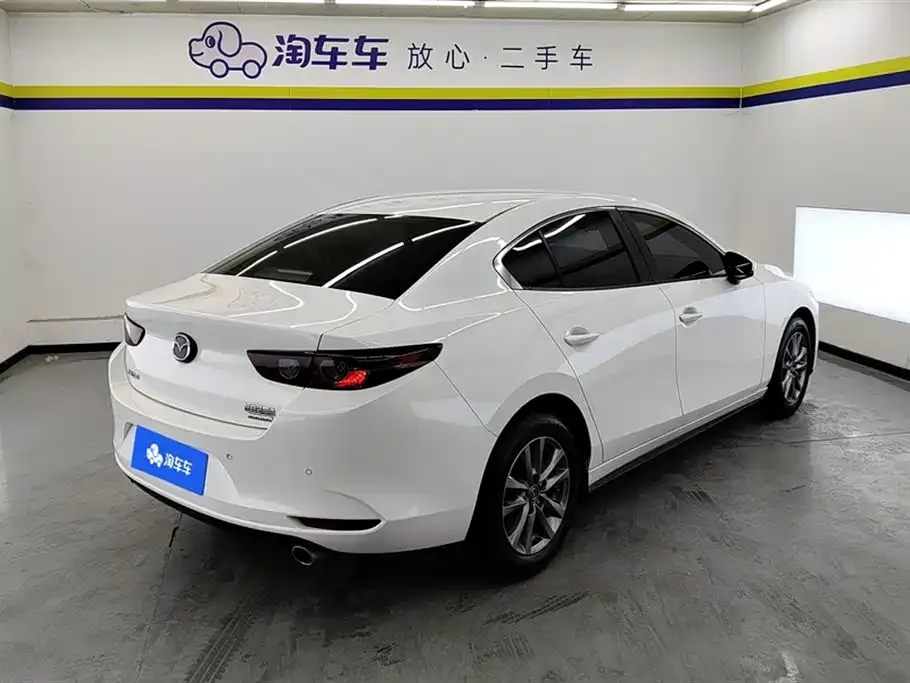Mazda 3 Axela — фото 4