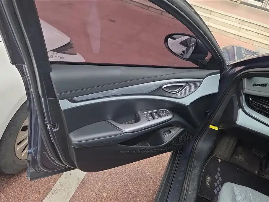 BYD Seal — фото 3