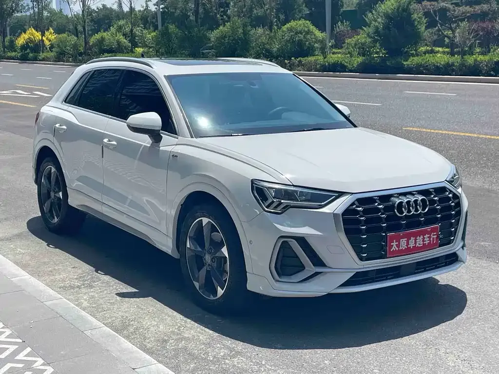 Audi Q3 — фото 10