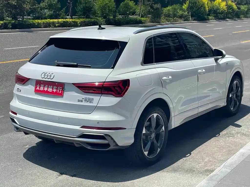 Audi Q3 — фото 8