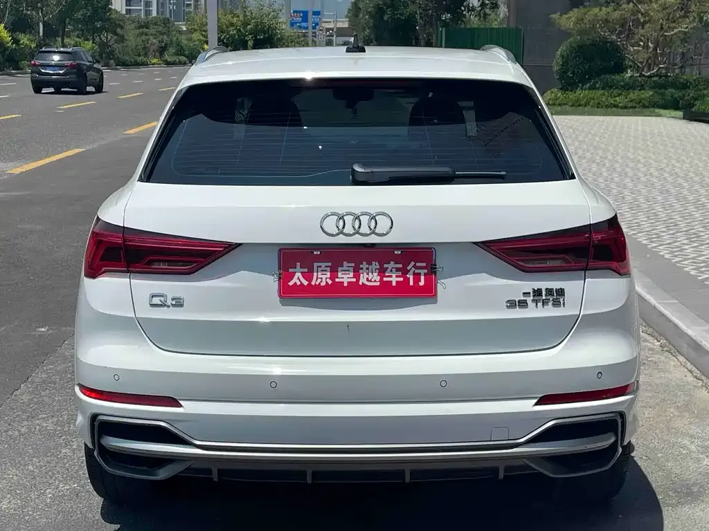 Audi Q3 — фото 4