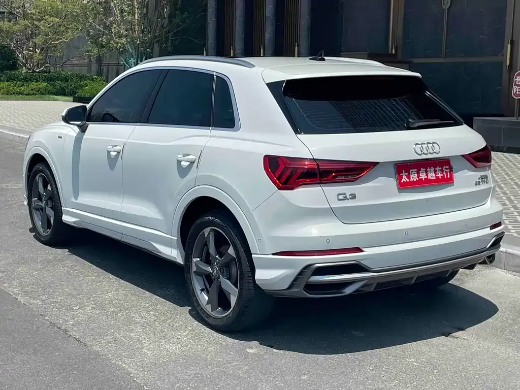 Audi Q3 — фото 7