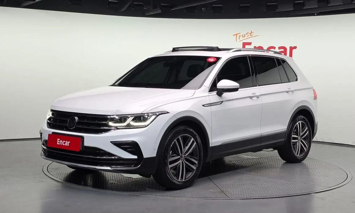 Volkswagen Tiguan — фото 1