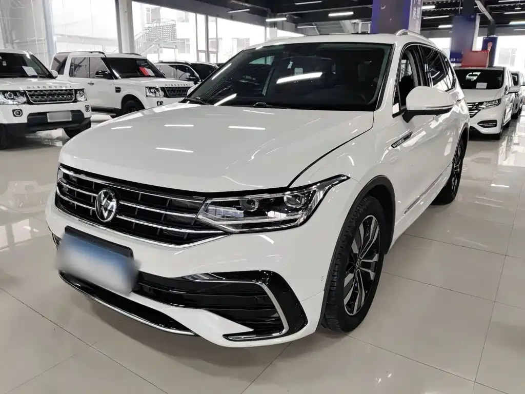 Volkswagen Tiguan L — фото 2