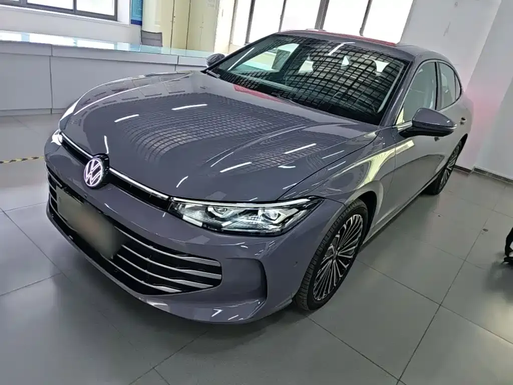 Volkswagen Passat — фото 1