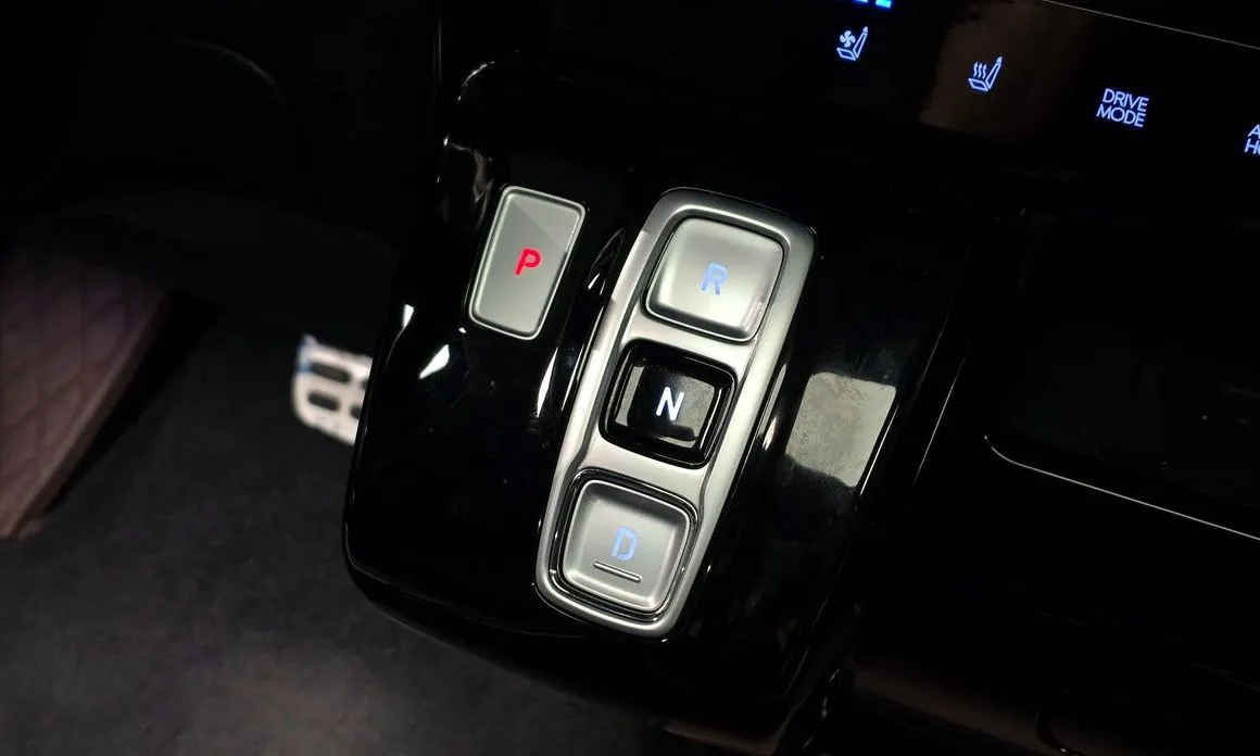 Hyundai Staria — фото 2