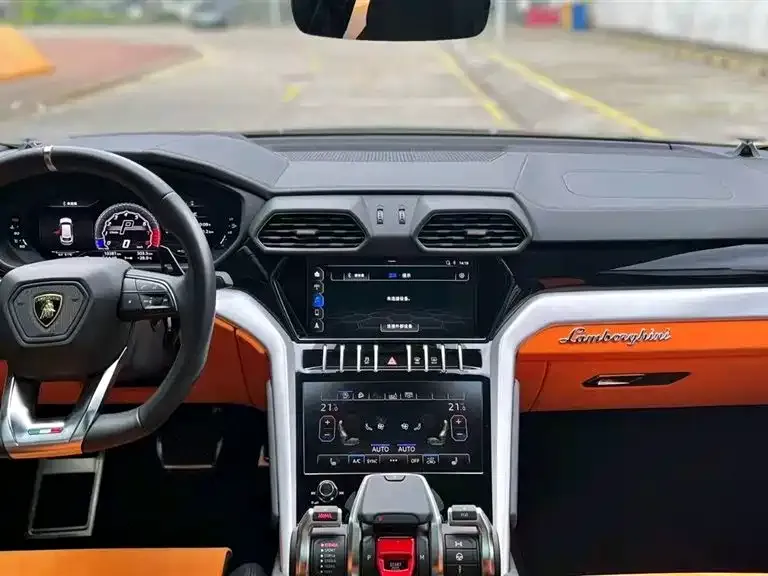 Lamborghini Urus — фото 5