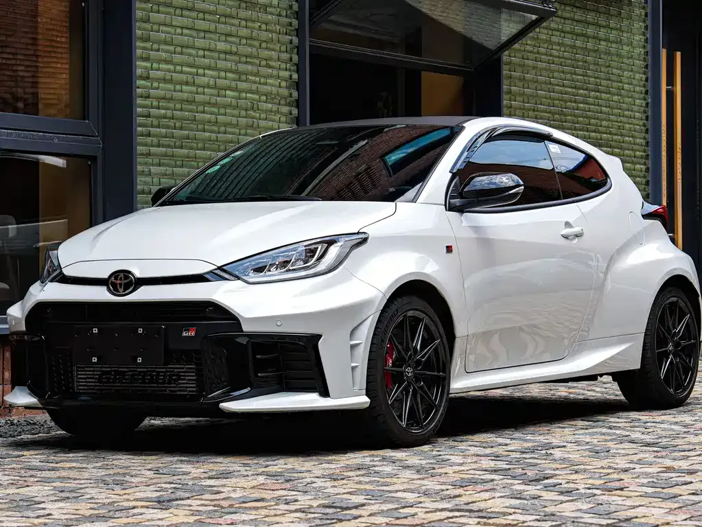 Toyota GR YARIS — фото 1