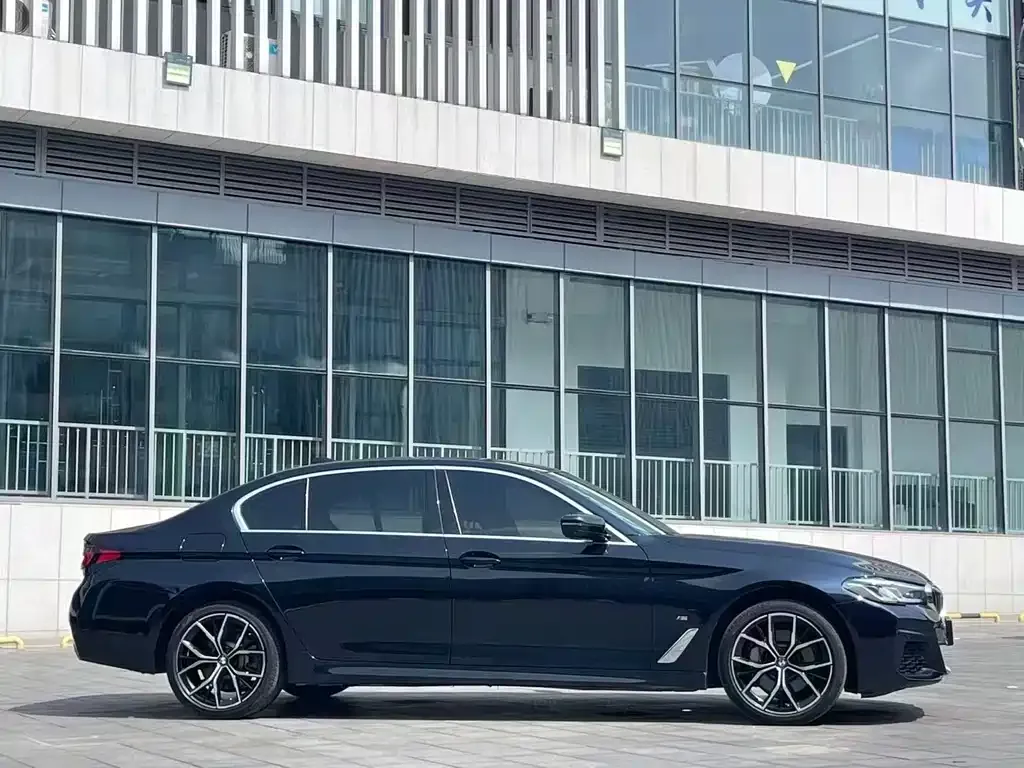 BMW 5 Series — фото 2