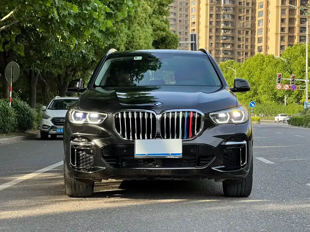 BMW X5 — фото 9