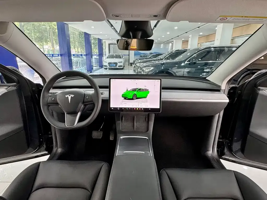 Tesla Model Y — фото 5
