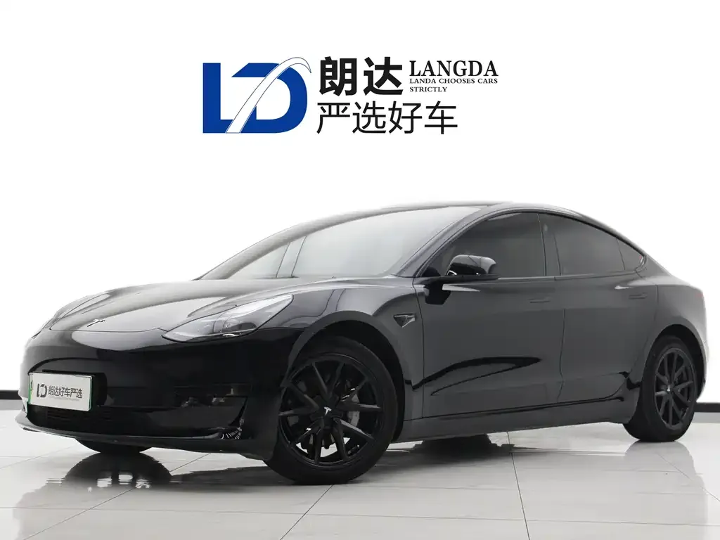 Tesla Model 3 — фото 1