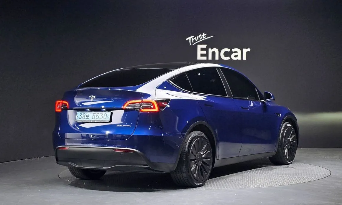 Tesla Model Y — фото 8