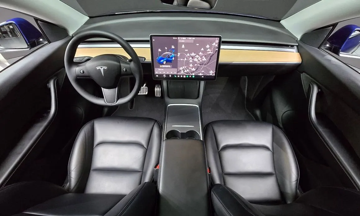 Tesla Model Y — фото 7